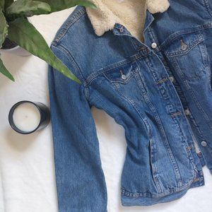 NWT Old Navy Sherpa Boyfriend Denim Jacket - Large
